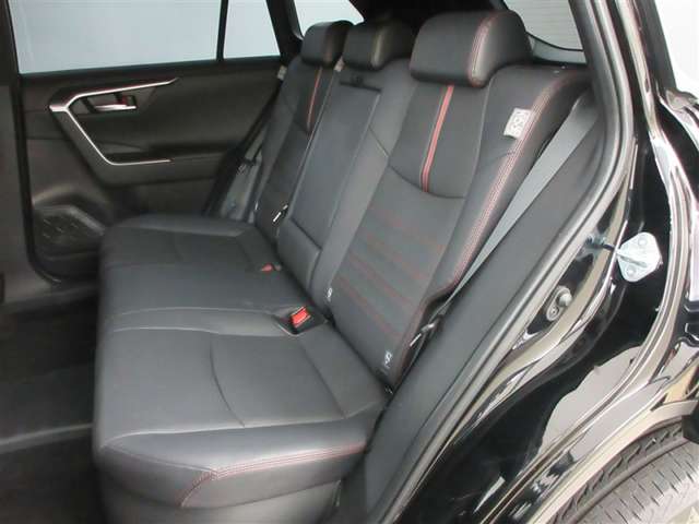 Toyota RAV4 PHV 12