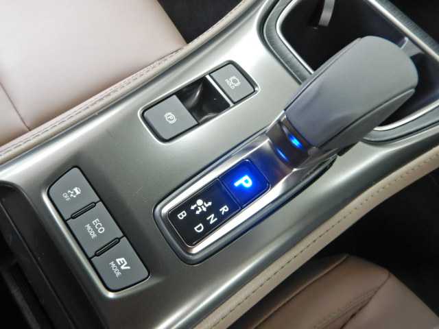 Lexus LBX 9