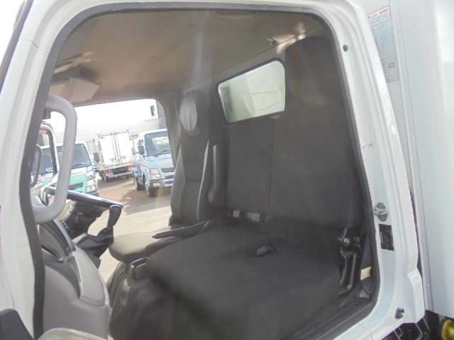 Mitsubishi Fuso Canter 5