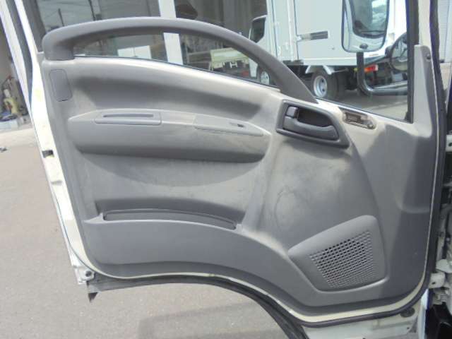 Isuzu Elf 4