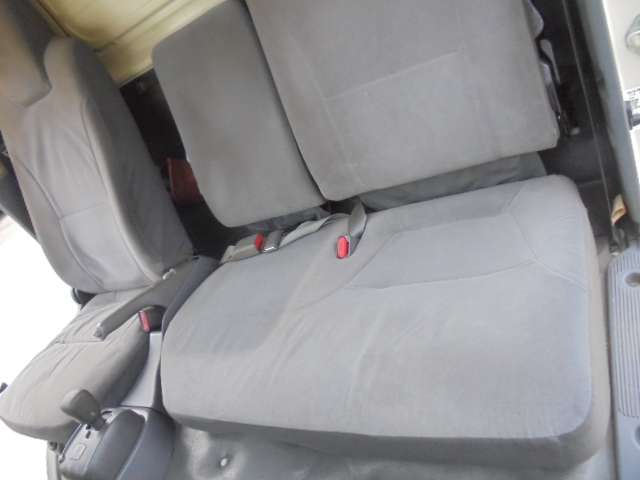 Isuzu Elf 6
