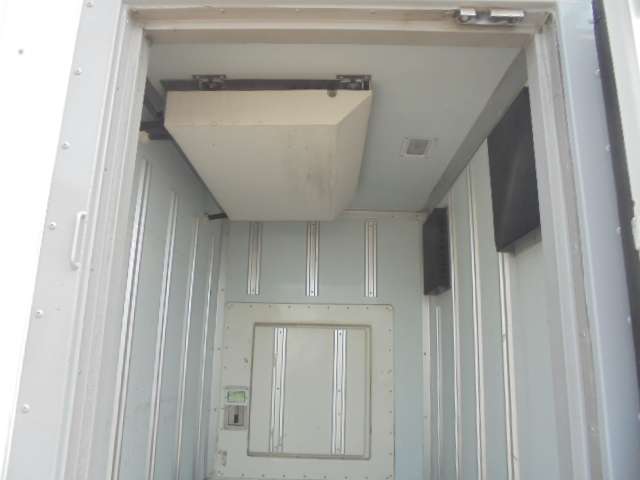 Isuzu Elf 10