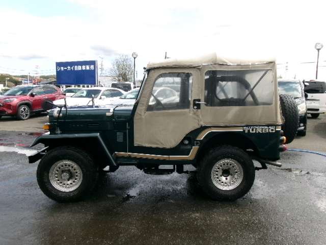 Mitsubishi Jeep 5