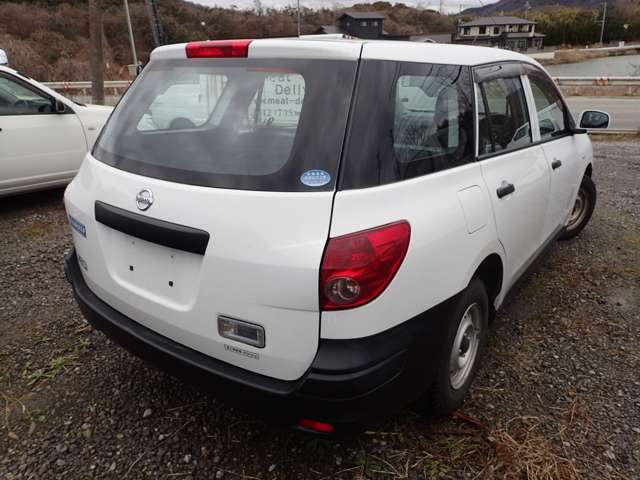 Nissan AD 4