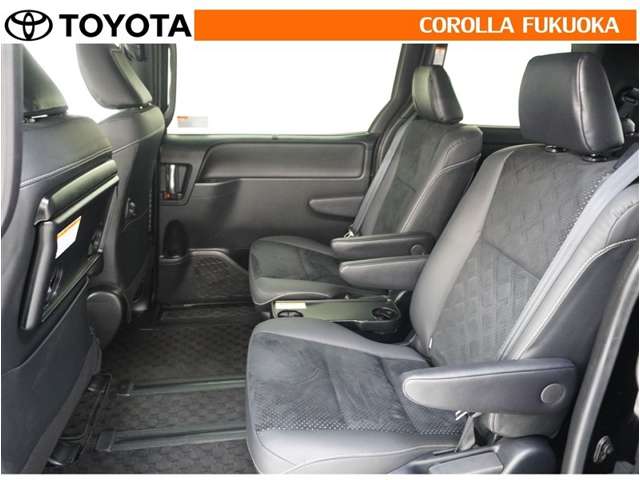 Toyota Voxy 12