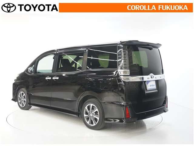 Toyota Voxy 6