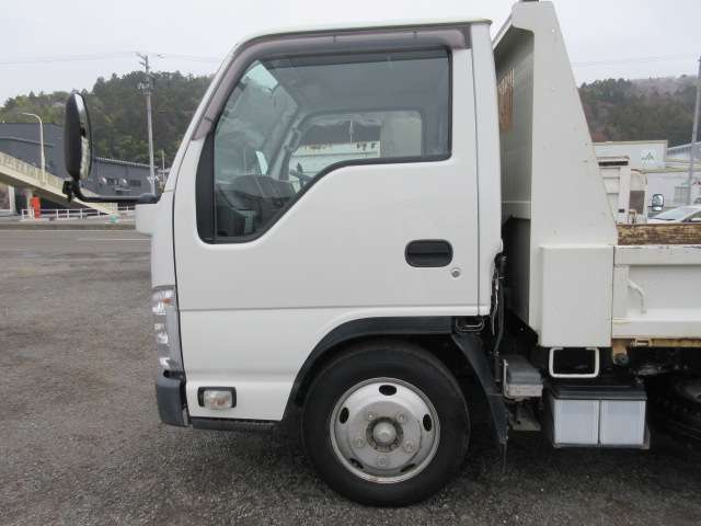 Isuzu Elf 6