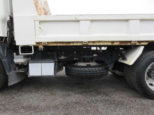 Isuzu Elf 7
