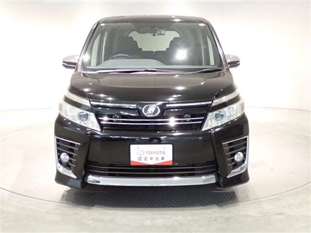 Toyota Voxy 2