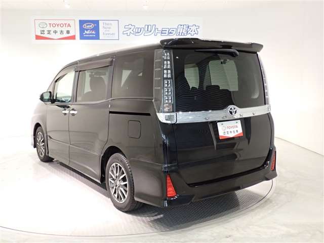 Toyota Voxy 5