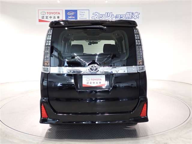 Toyota Voxy 6