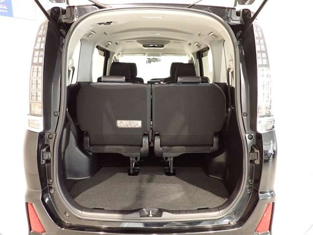 Toyota Voxy 7