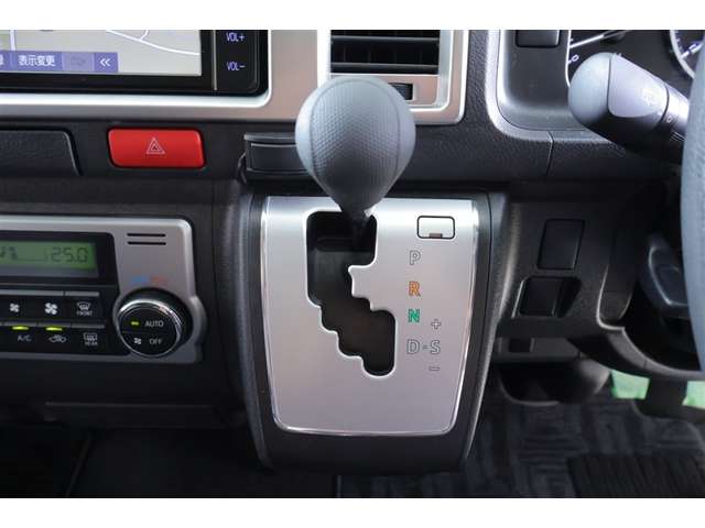Toyota Hiace 11