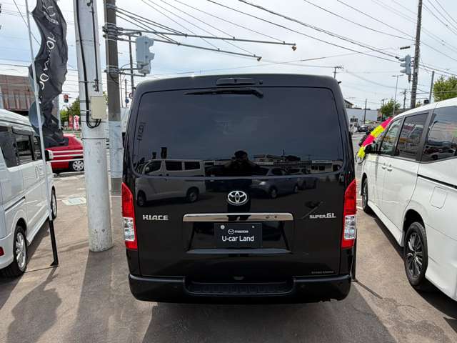 Toyota Hiace Van 4