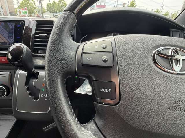 Toyota Hiace Van 8