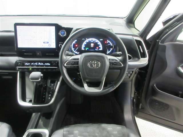 Toyota Voxy 3