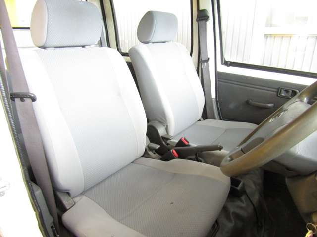 Daihatsu Hijet Deck Van 6