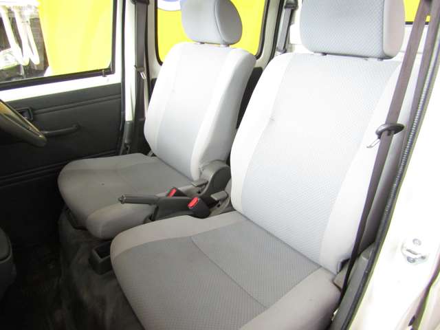 Daihatsu Hijet Deck Van 7