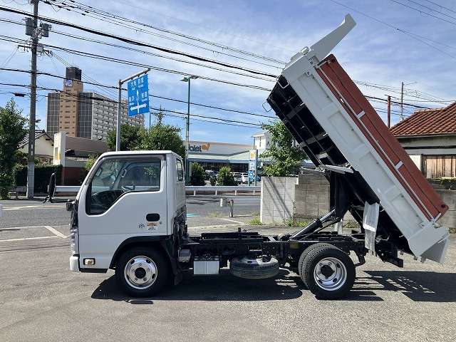 Isuzu Elf 4