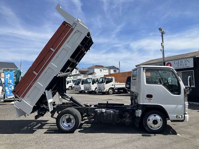 Isuzu Elf 5