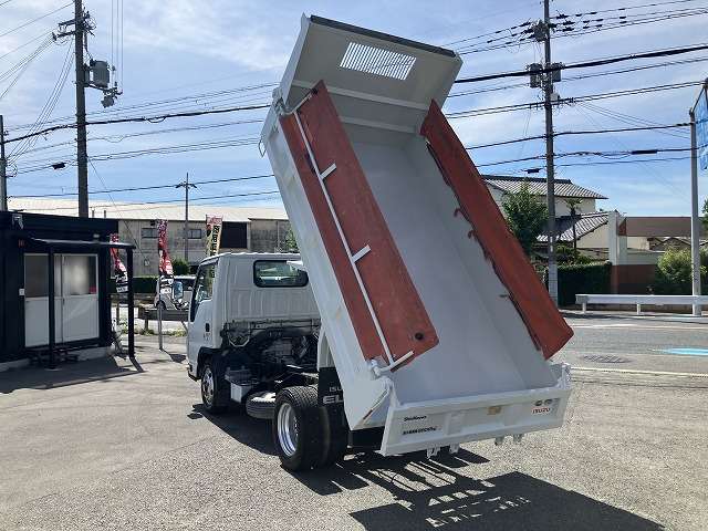 Isuzu Elf 6