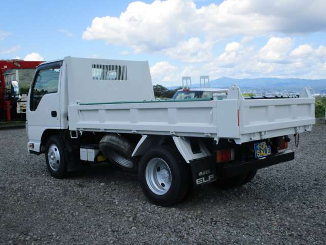 Isuzu Elf 8