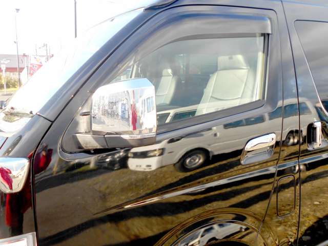 Toyota Hiace Commuter 3