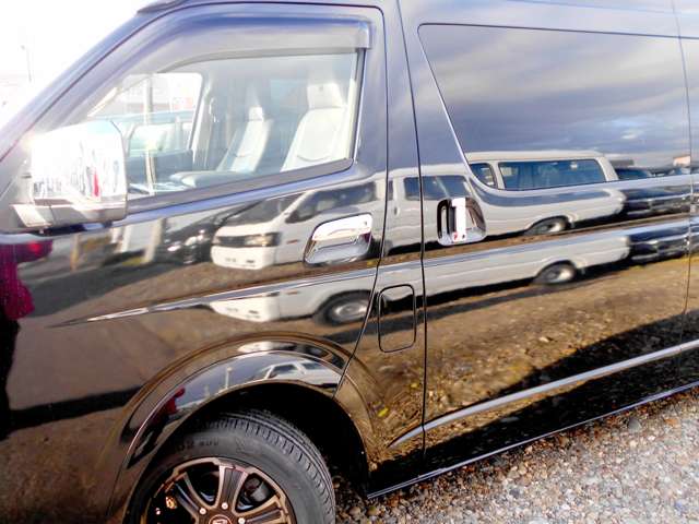 Toyota Hiace Commuter 4