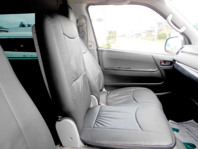 Toyota Hiace Commuter 7