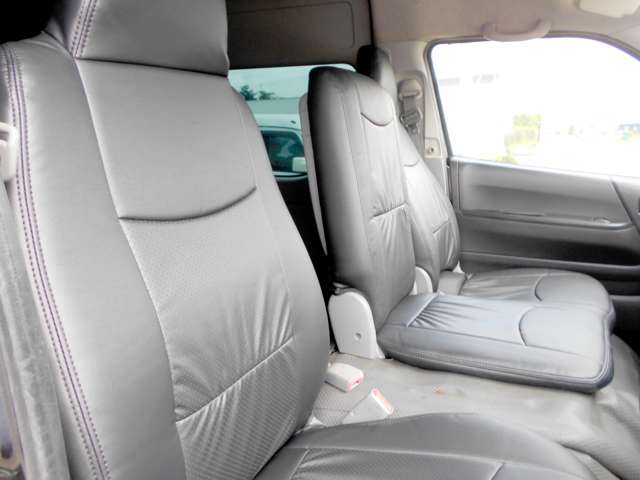 Toyota Hiace Commuter 9