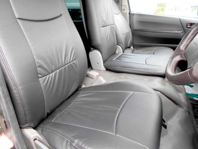 Toyota Hiace Commuter 10