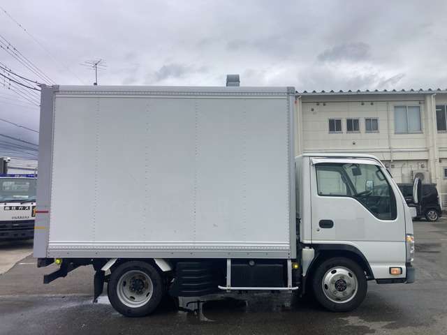 Isuzu Elf 6