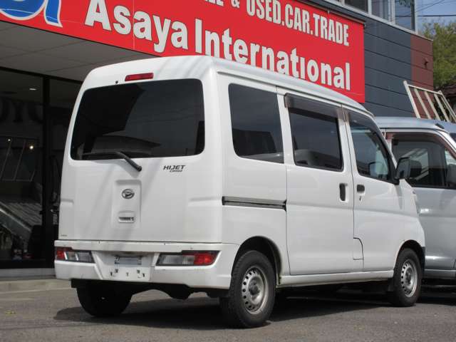 Daihatsu Hijet Cargo 2