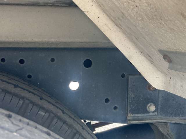 Isuzu Elf 11