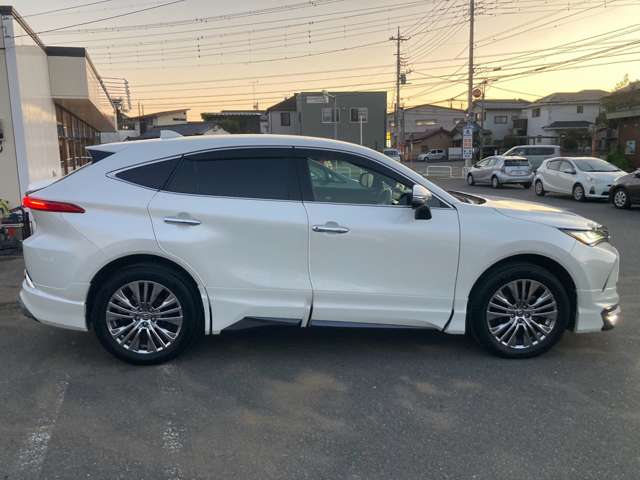 Toyota Harrier 4