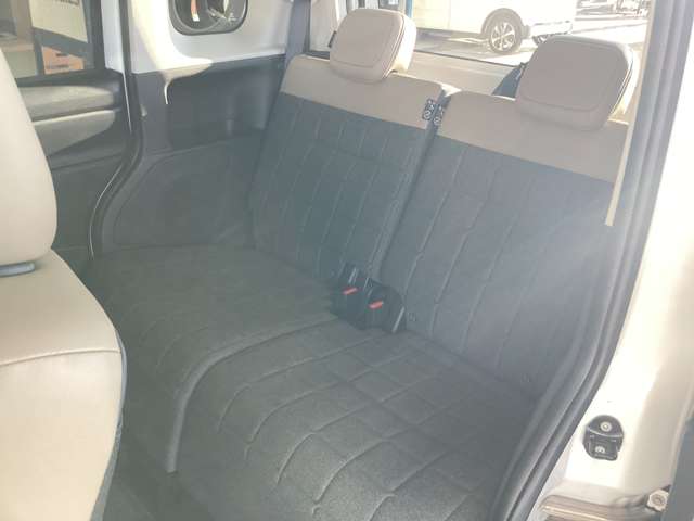 Mitsubishi Delica Mini 6