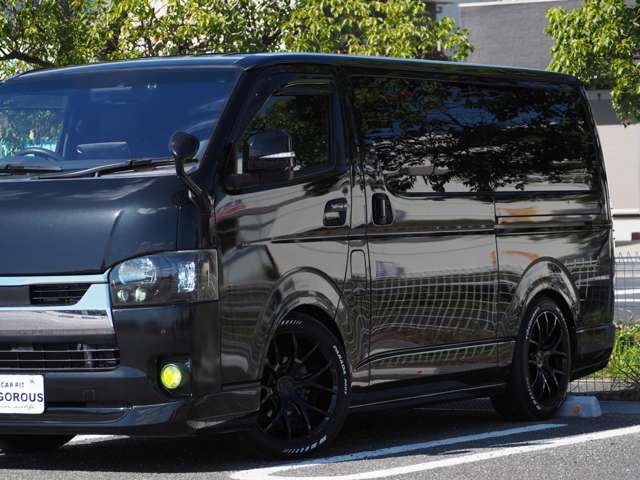 Toyota Hiace Van 5