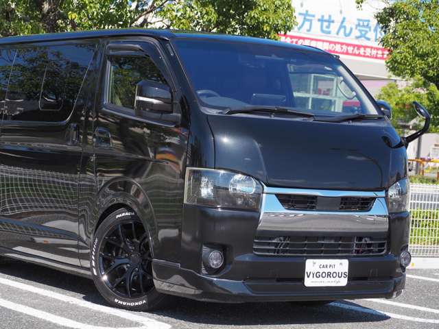 Toyota Hiace Van 8