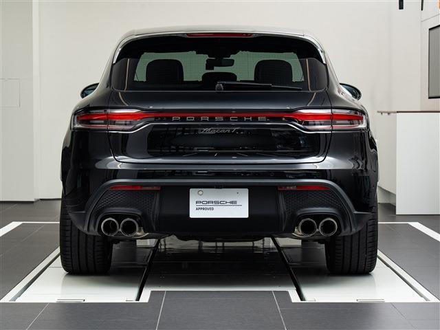 Porsche Macan 4