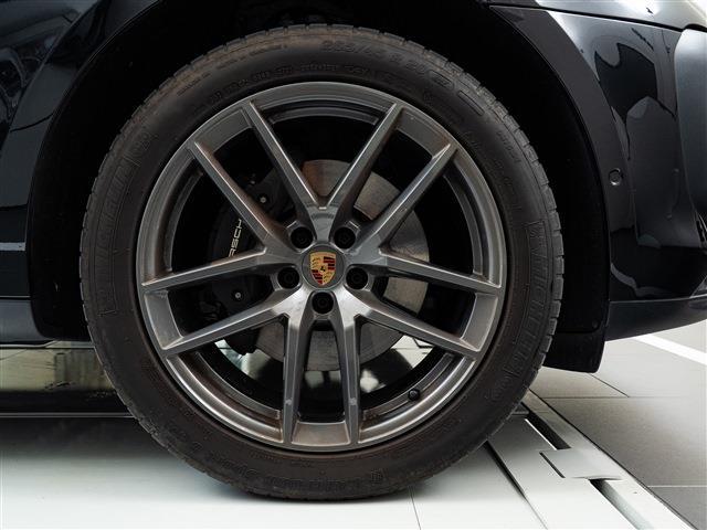 Porsche Macan 8