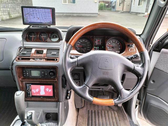 Mitsubishi Pajero 11