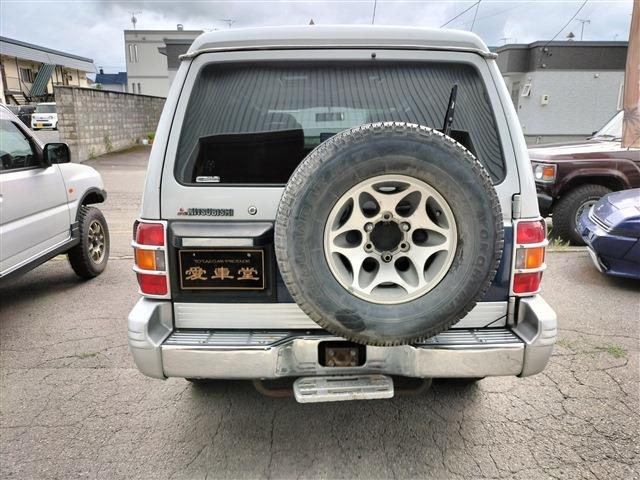 Mitsubishi Pajero 5
