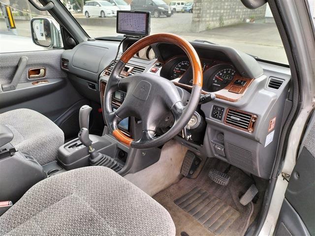 Mitsubishi Pajero 8