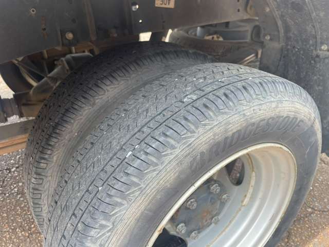 Isuzu Elf 8