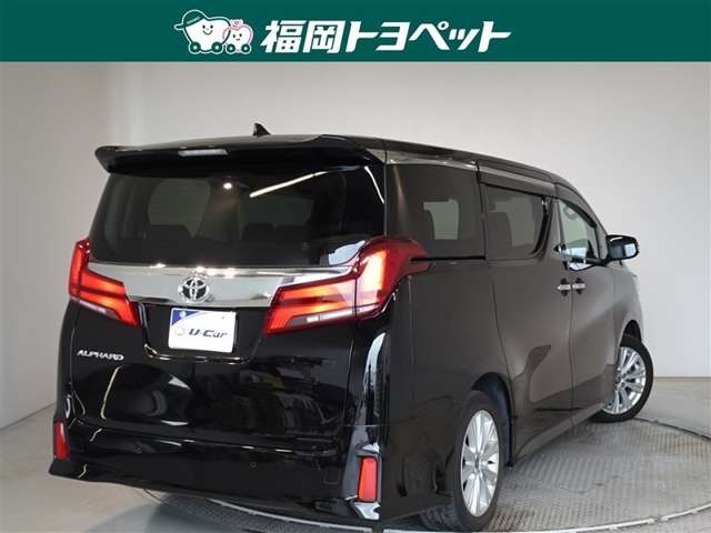 Toyota Alphard 3