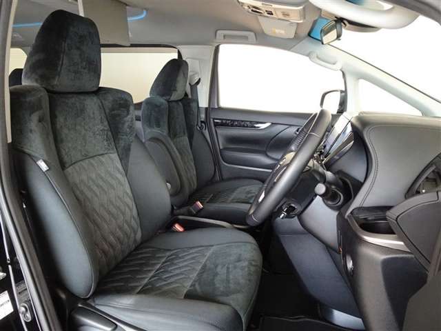 Toyota Alphard 4