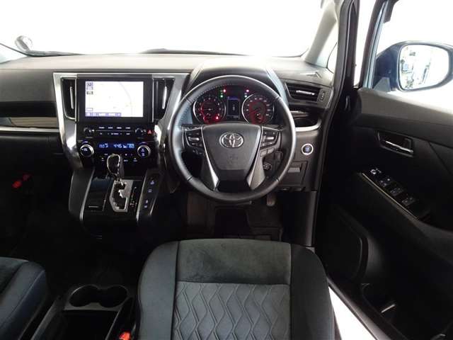 Toyota Alphard 5