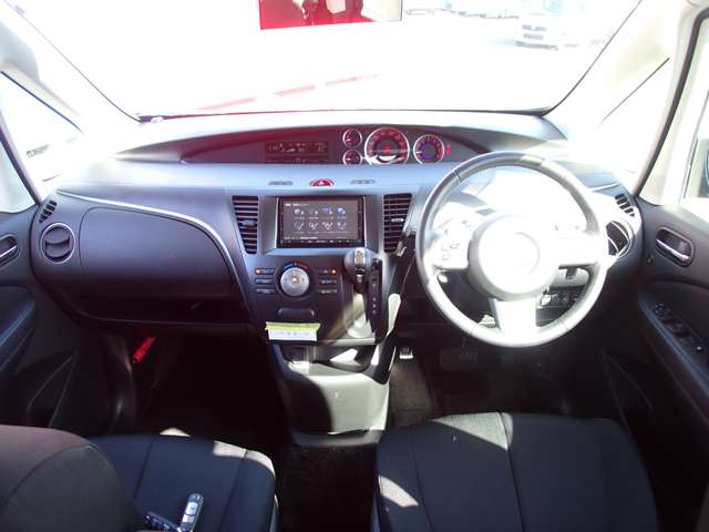 Mazda Biante 4