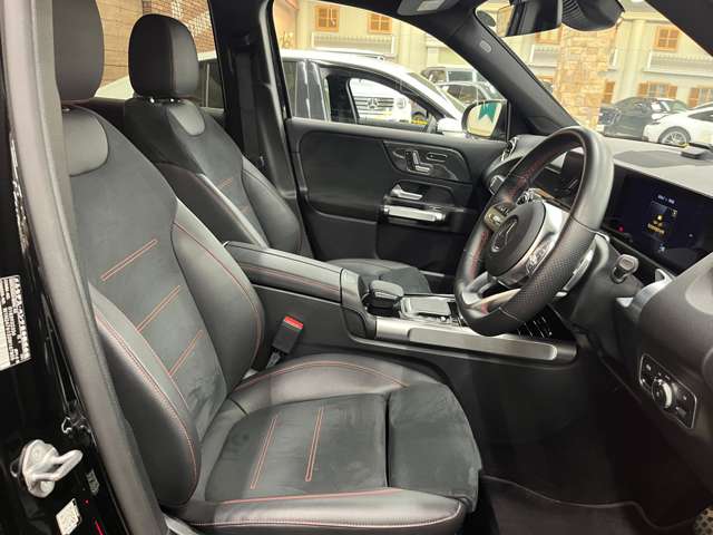 Mercedes-Benz GLB 8