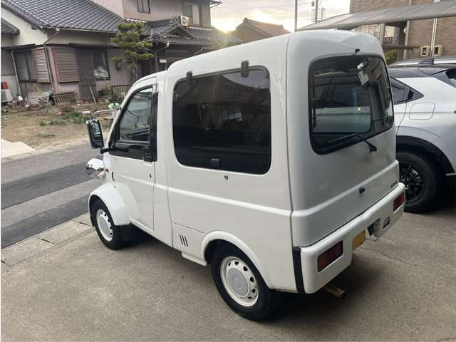 Daihatsu Midget II 9